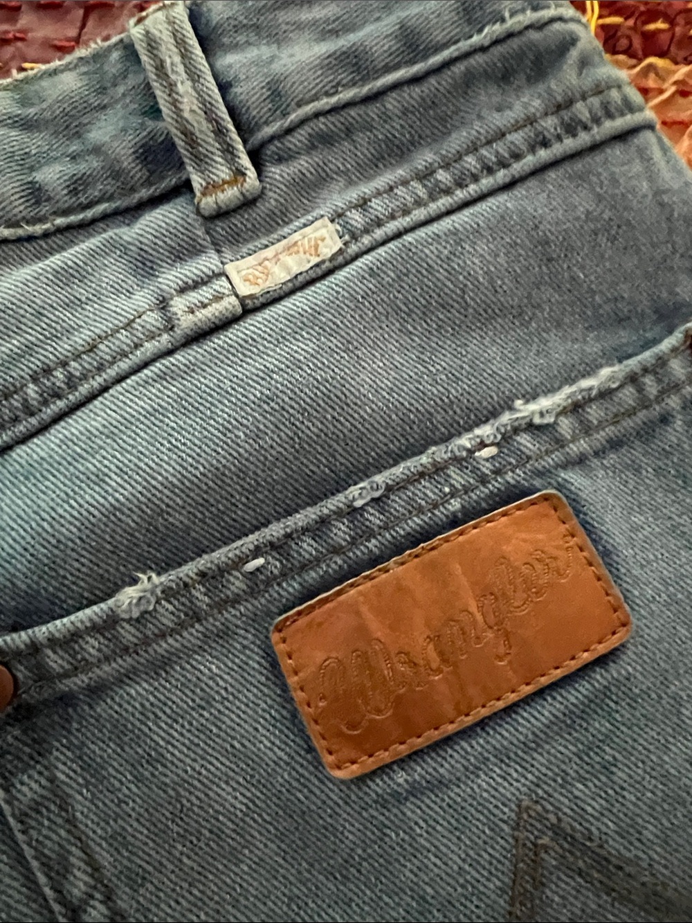 Wrangler women’s flared patchwork Jeans in Washed Blue - Picture 14 of 16